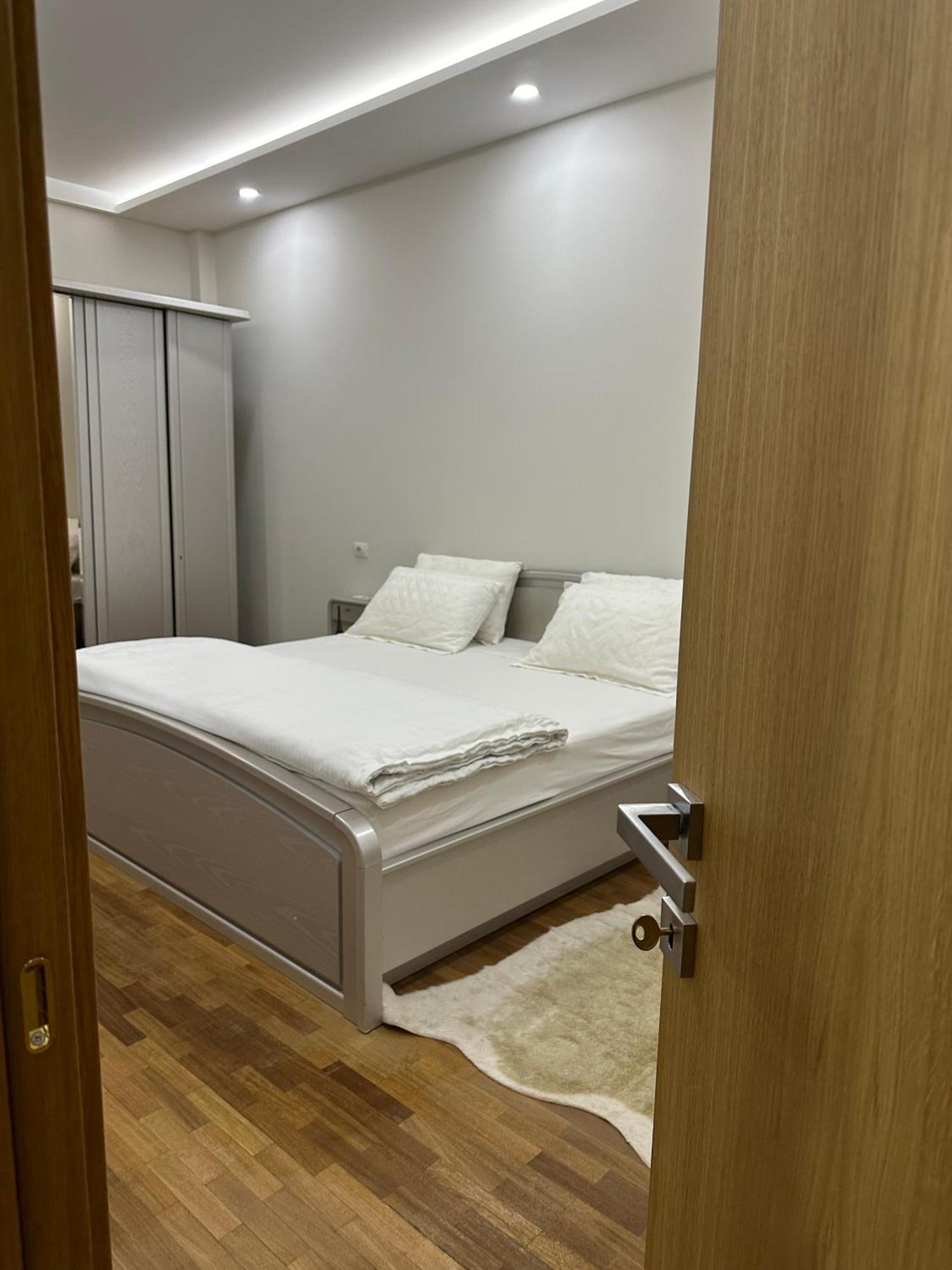 Dry Lake Apartment Tirana Zewnętrze zdjęcie
