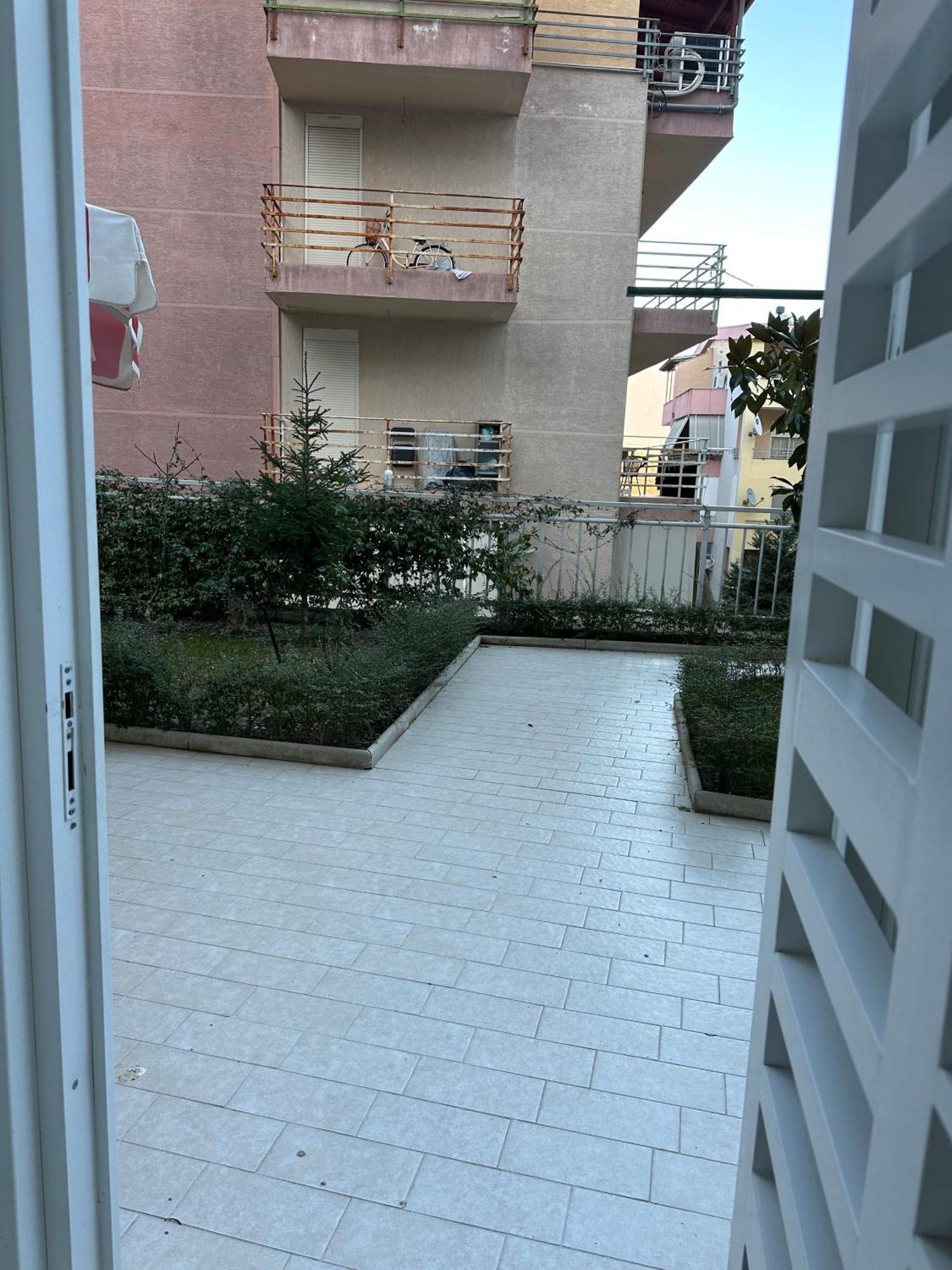 Dry Lake Apartment Tirana Zewnętrze zdjęcie